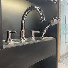 Vòi sen xả bồn tắm TOTO TBS02202BA (TBS02202B) 4 Lỗ