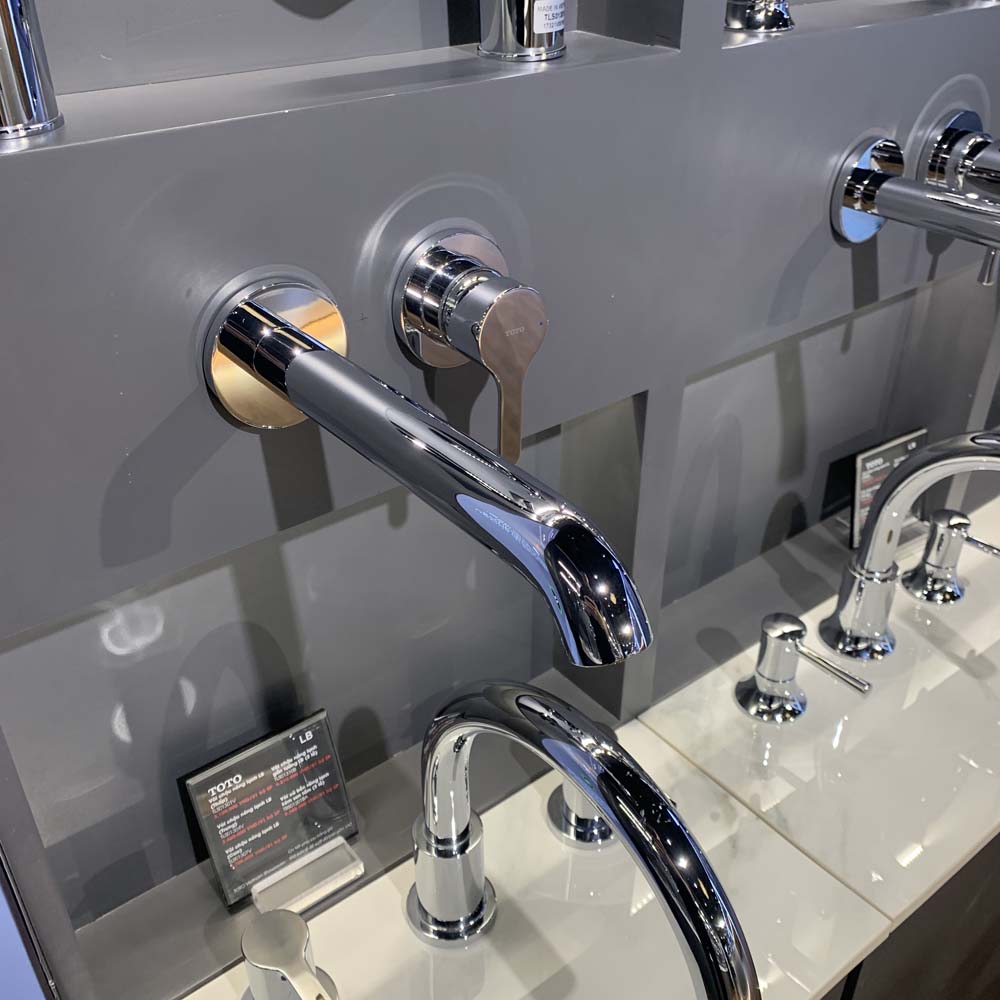 Vòi chậu gắn tường TOTO TLS01310B (Vòi dài)