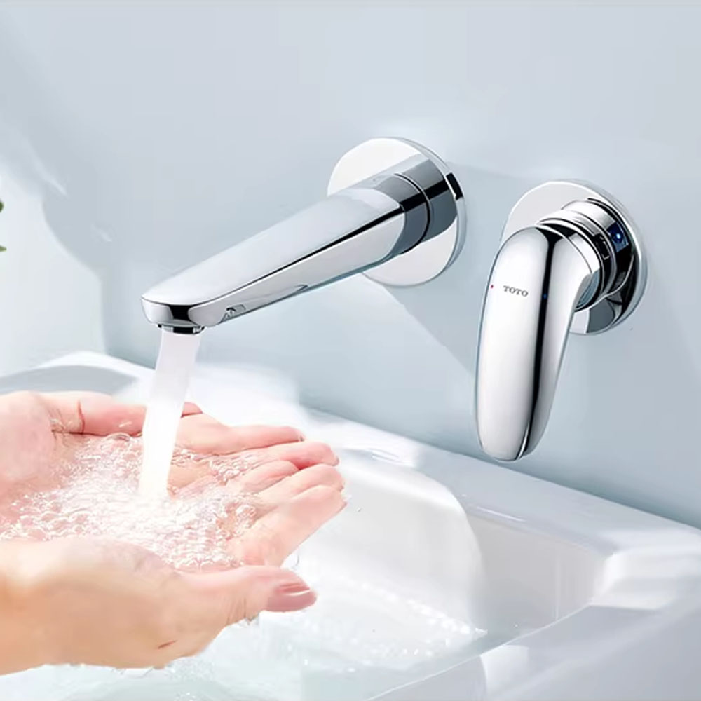 Vòi chậu gắn tường TOTO TLS03307B (Vòi ngắn)