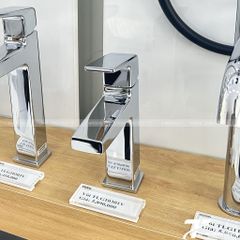 Vòi rửa mặt lavabo TOTO TLG10301V