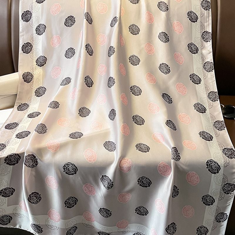  Quà tặng 20/11 cho sếp nữ, vợ, cô giáo, giáo viên nữ, mẹ và bạn gái, người yêu nữ quà tặng Khăn quàngchoàng cổ lụa cao cấp cho nữ văn phòng sở đẹp màu tím nhạt hoa hồng AGANA - KS173 