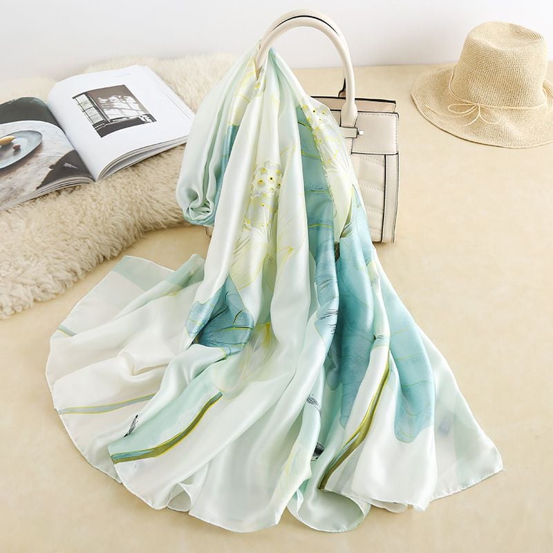  Quà tặng 20/10 cho sếp nữ, vợ, cô giáo, giáo viên nữ, mẹ và bạn gái, người yêu nữ quà tặng Khăn quàngchoàng cổ lụa cao cấp cho nữ văn phòng sở đẹp màu xanh phối hoa sen AGANA - KS180 