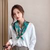  Khăn quàng choàng cổ lụa vuông cao cấp cho nữ văn phòng sở đẹp màu xanh hoàng hôn họa tiết dây xích vàng AGANA - KL414 
