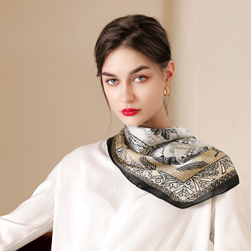  Khăn quàng cổ size vuông 70cm lụa mỏng nhẹ thích hợp cho mùa hè mùa xuân mùa thu chống nắng họa tiết dây xích màu nâu AGANA- KL402 