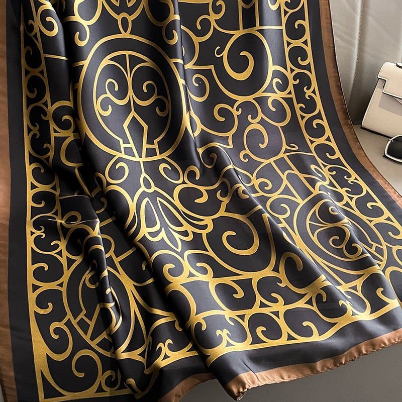  Quà tặng 20/11 cho sếp nữ, vợ, cô giáo, giáo viên nữ, mẹ và bạn gái, người yêu nữ quà tặng Khăn quàngchoàng cổ lụa cao cấp cho nữ văn phòng sở đẹp màu đen vàng gold AGANA - KS212 