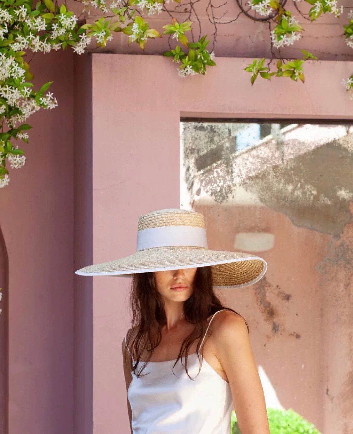  Quà tặng 20/11 cho sếp nữ, vợ, cô giáo, giáo viên nữ, mẹ và bạn gái, người yêu nữ quà tặng Mũ nón cói đi biển rộng vành tròn đẹp cho nữ sợi tự nhiên cao cấp dây trắng - NC523 