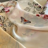  Quà tặng 20/10 cho sếp nữ, vợ, cô giáo, giáo viên nữ, mẹ và bạn gái, người yêu nữ quà tặng Khăn quàngchoàng cổ lụa cao cấp cho nữ văn phòng sở đẹp màu vàng AGANA - KS217 