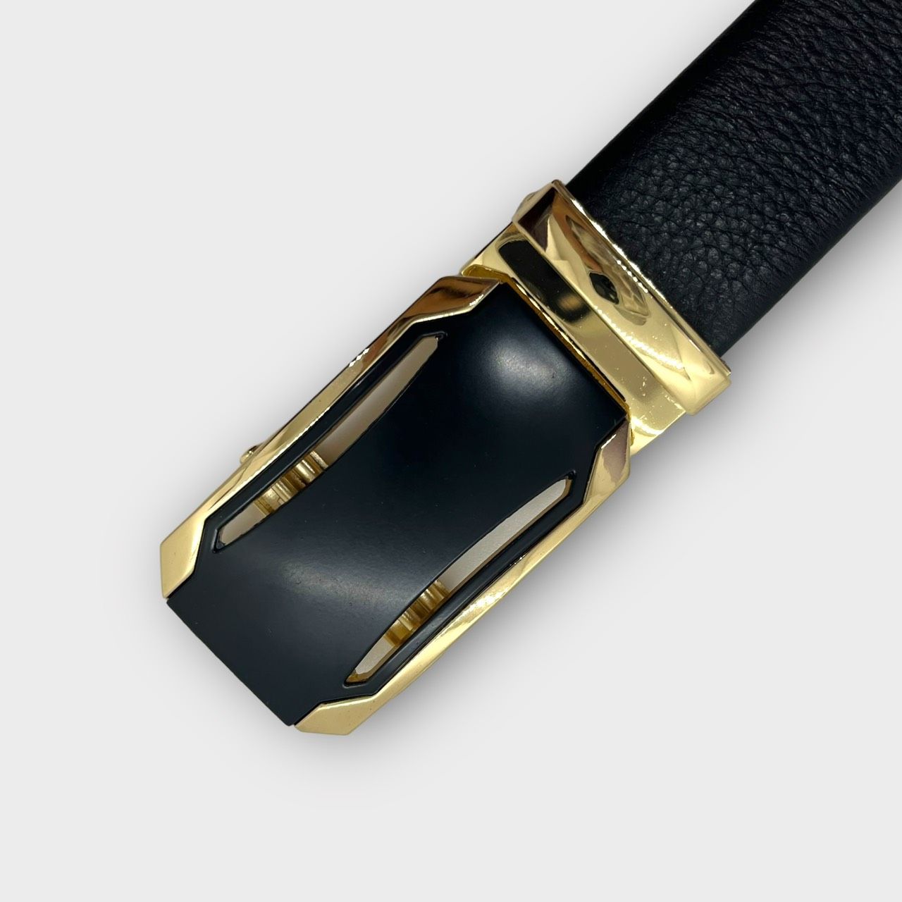  Quà tặng 20/10 cho đối tác nam, sếp nam, đồng nghiệp nam, người yêu nam ,bạn bè, anh trai hoặc người thân quà tặng Thắt lưng nam da bò thật khóa tự động hợp kim chống rỉ AGANA dây nịt nam cao cấp khóa lỗ kim da bò bền bỉ thời trang - Màu Đen - DNN011 