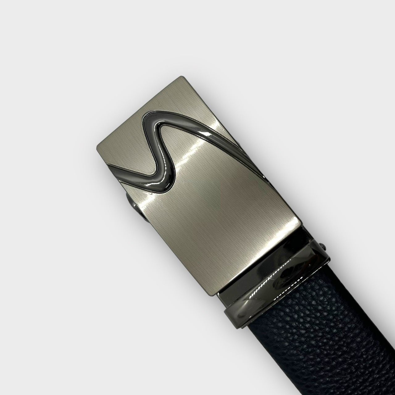  Quà tặng 20/11 cho đối tác nam, sếp nam, đồng nghiệp nam, người yêu nam ,bạn bè, anh trai hoặc người thân quà tặng Thắt lưng nam da bò thật khóa tự động hợp kim chống rỉ AGANA dây nịt nam cao cấp khóa lỗ kim da bò bền bỉ thời trang - Màu Đen - DNN023 