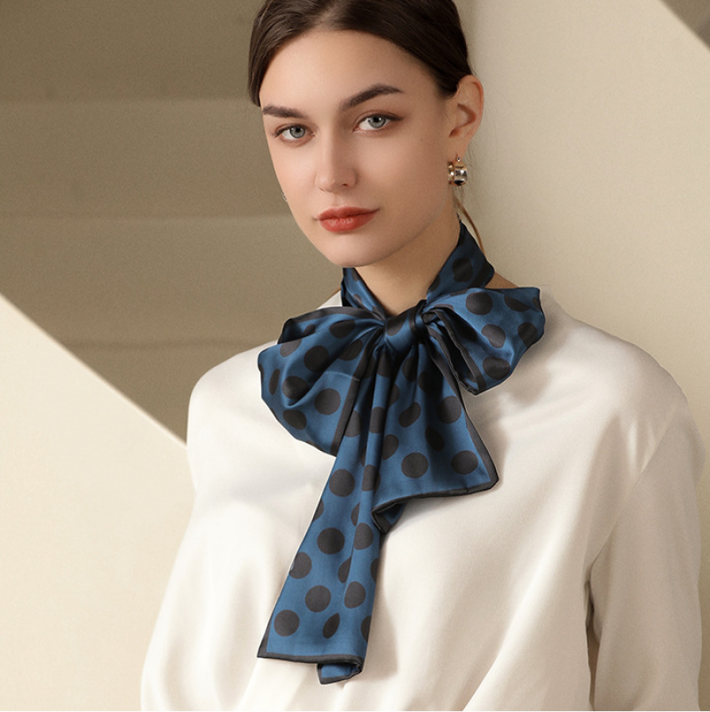  Quà tặng 20/10 cho sếp nữ, vợ, cô giáo, giáo viên nữ, mẹ và bạn gái, người yêu nữ quà tặng khăn quàng choàng cổ lụa cao cấp cho nữ văn phòng công sở đẹp họa tiết chấm bi màu xanh đen AGANA- K1003 