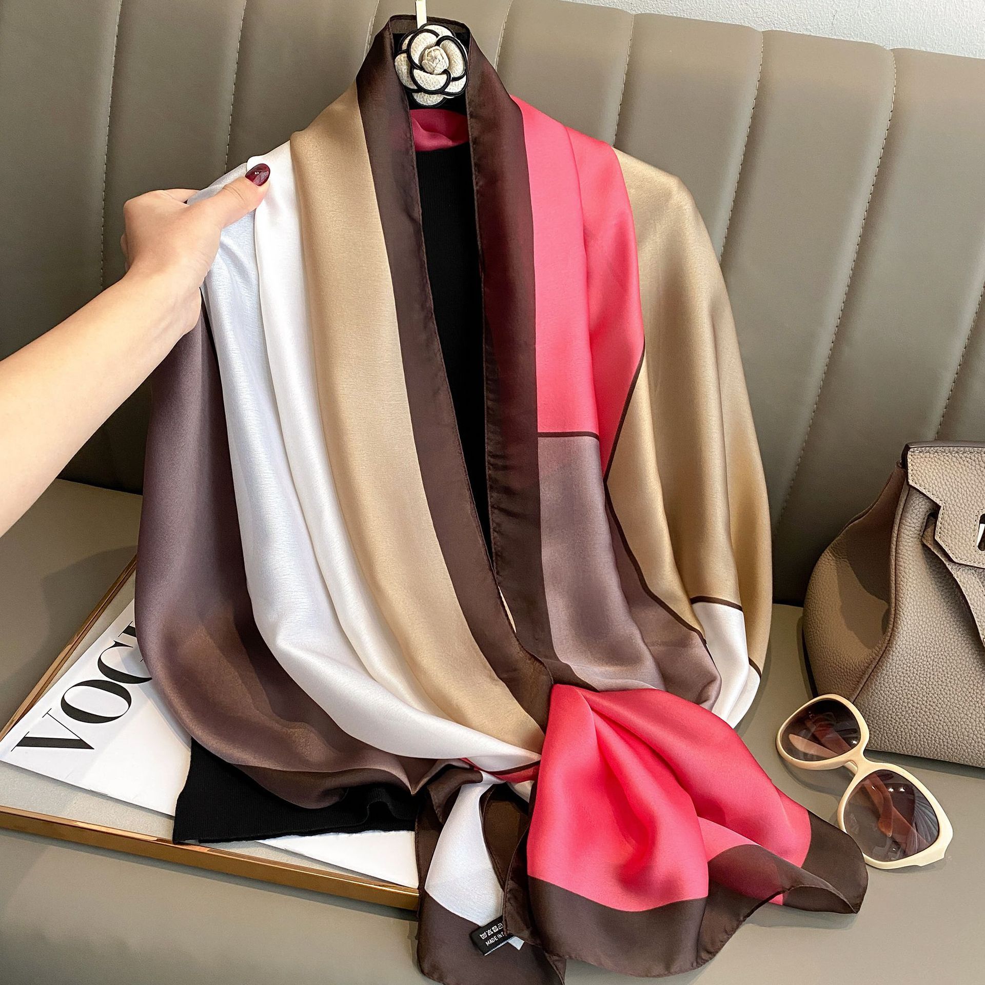  Khăn quàng choàng cổ lụa cao cấp cho nữ văn phòng sở đẹp màu khối đỏ AGANA - KS164 