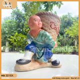 Chậu tượng chú tiểu cõng giỏ, chậu tượng cậu bé cõng giỏ, chậu bonsai trồng cây