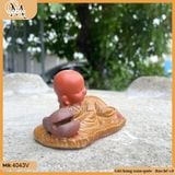 Tiểu cảnh tượng chú tiểu nằm an nhiên gốm Bát Tràng