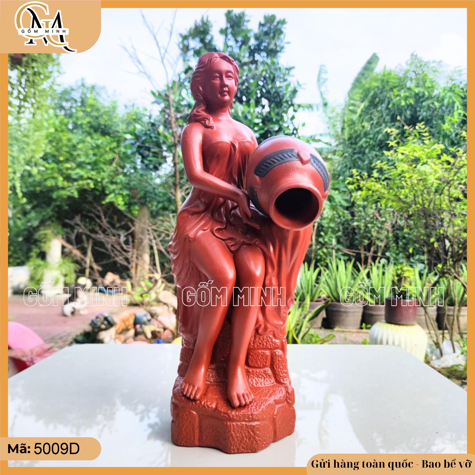 Tượng cô gái đổ nước ngồi 52cm
