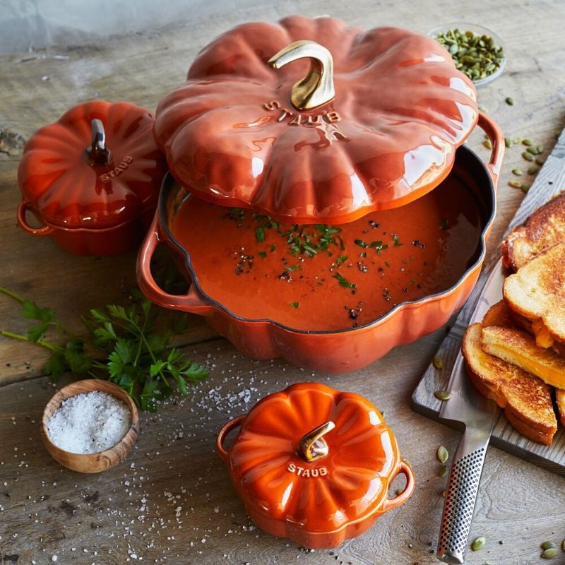 Nồi gang Staub Bí ngô 24cm (Made in France)