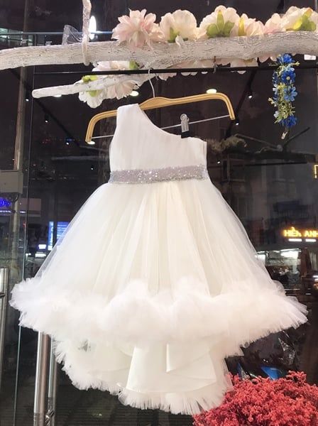  90990.Đầm Tiệc Lệch Vai Trắng 