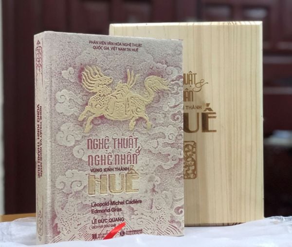 [Ấn bản đặc biệt 03] Nghệ thuật và nghệ nhân vùng kinh thành Huế (L’Art à Hué)