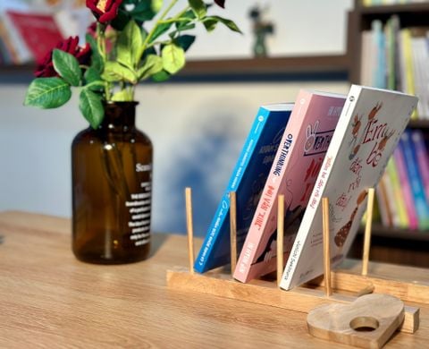 Book nest – Kệ sách tối giản