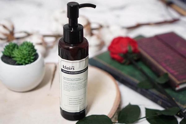 Dầu Tẩy Trang Gentle Black Deep Cleansing Oil 150ml ( DATE 10/2026 )