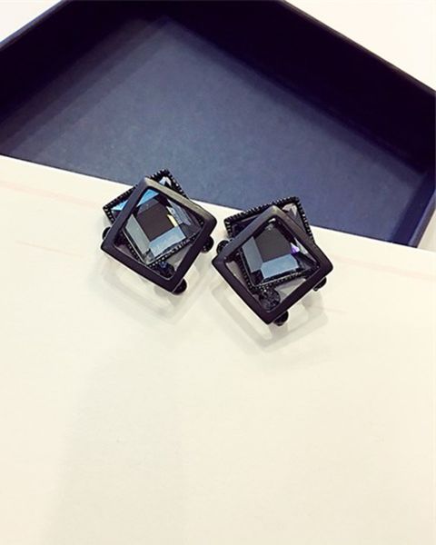 Bông Tai Mặt Vuông