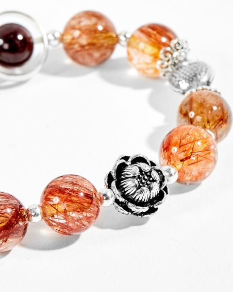 Vòng tay thạch anh tóc nâu kết hợp charm đá garnet ( charm cá & hoa sen)