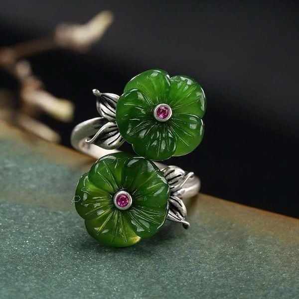 Nhẫn Nữ Kya Jewel Ngọc Nephrite Xanh Lục Dáng Hoa Rực Rỡ (Bạc, Freesize) - NAR1