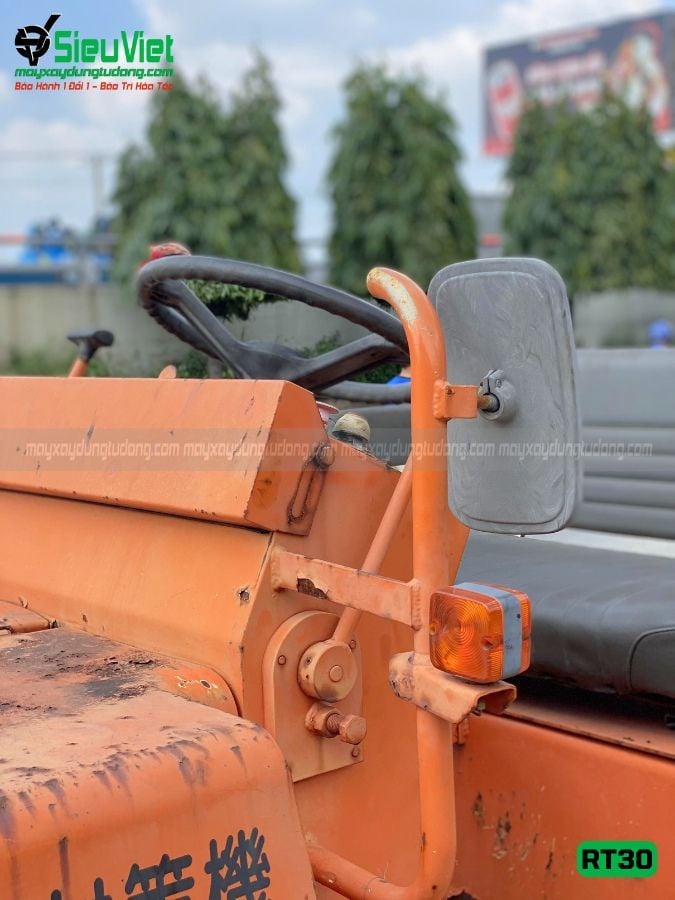 Xe lu tĩnh bánh lốp 2.7 tấn Hitachi RT30 Nhật Bản (80285)