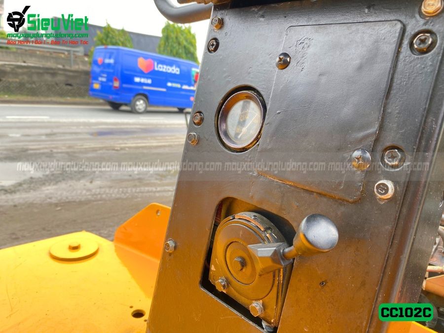Xe lu rung nhỏ 2.5 Tấn Dynapac CC102C Thuỵ Điển (25345)