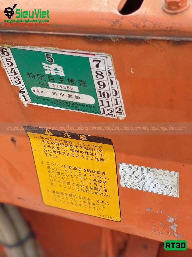 Xe lu tĩnh bánh lốp 2.7 tấn Hitachi RT30 Nhật Bản (80285)