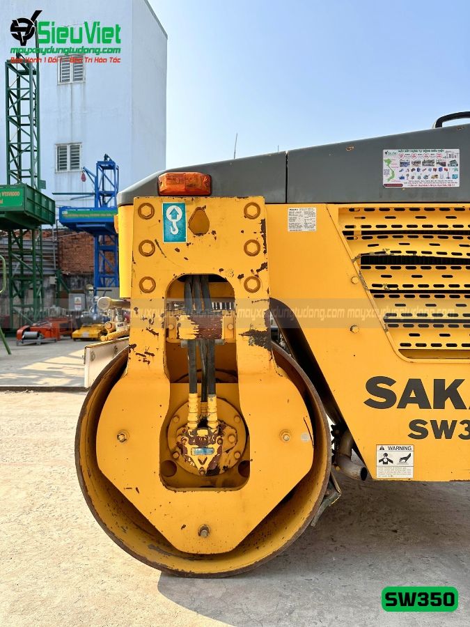 Xe lu rung nhỏ 2.8 tấn Sakai SW350 Nhật Bản (VSW1410252)