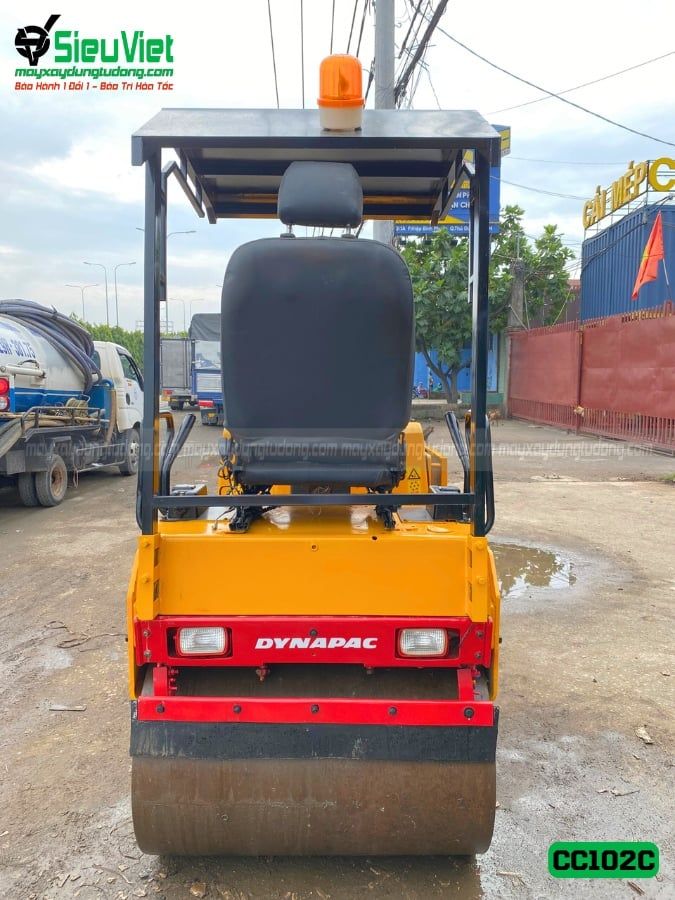 Xe lu rung nhỏ 2.5 Tấn Dynapac CC102C Thuỵ Điển (25345)