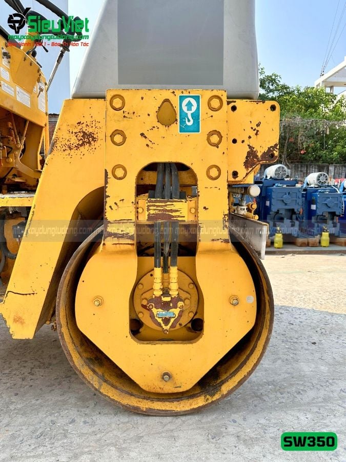 Xe lu rung nhỏ 2.8 tấn Sakai SW350 Nhật Bản (VSW1410252)