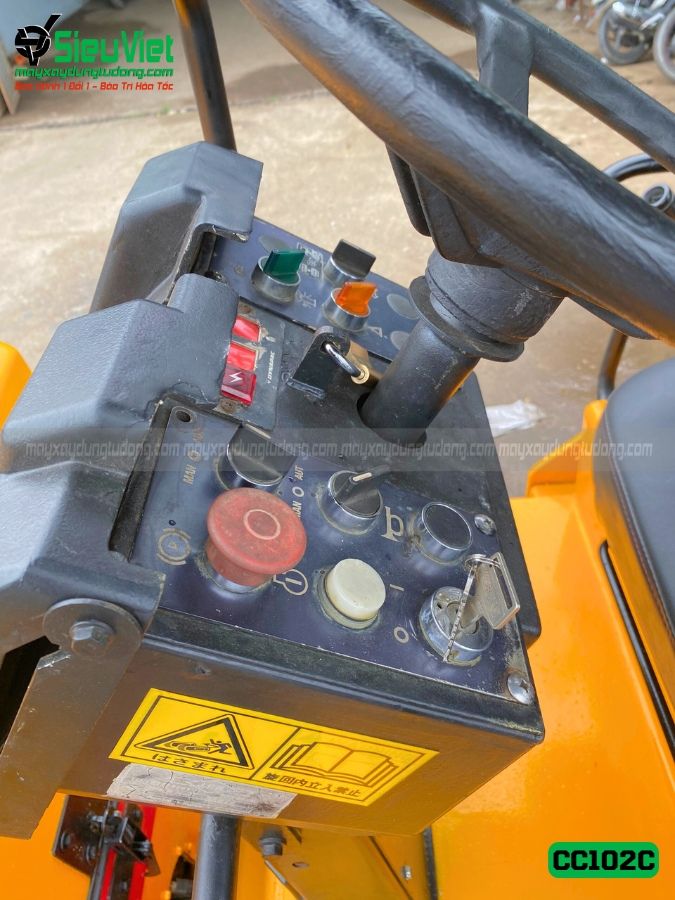 Xe lu rung nhỏ 2.5 Tấn Dynapac CC102C Thuỵ Điển (25345)