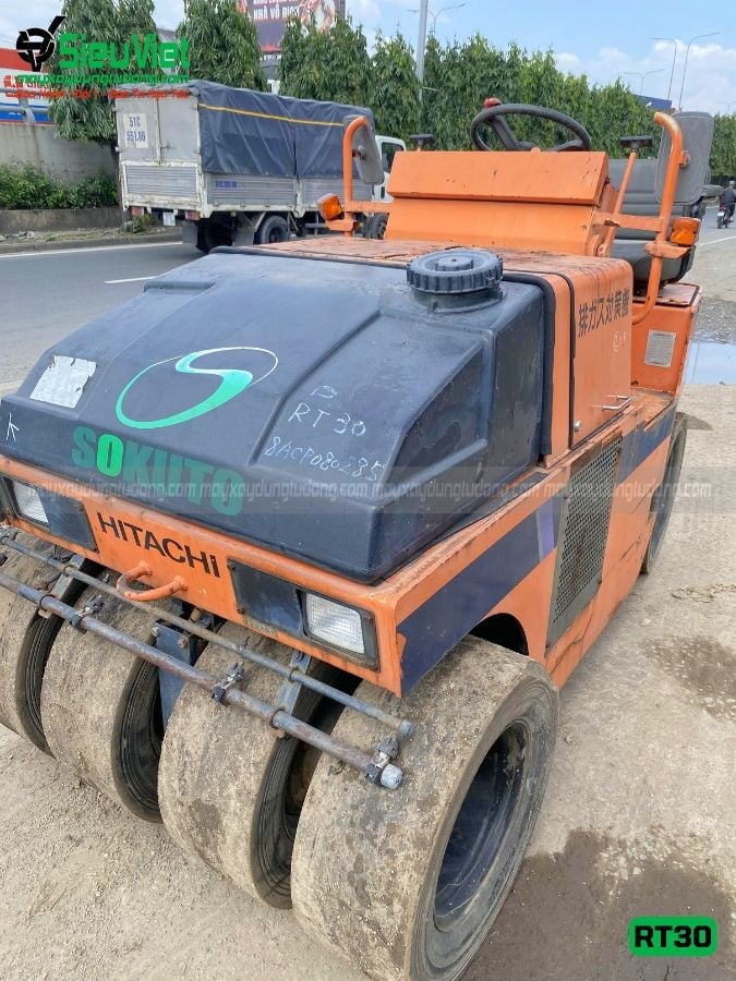 Xe lu tĩnh bánh lốp 2.7 tấn Hitachi RT30 Nhật Bản (80285)