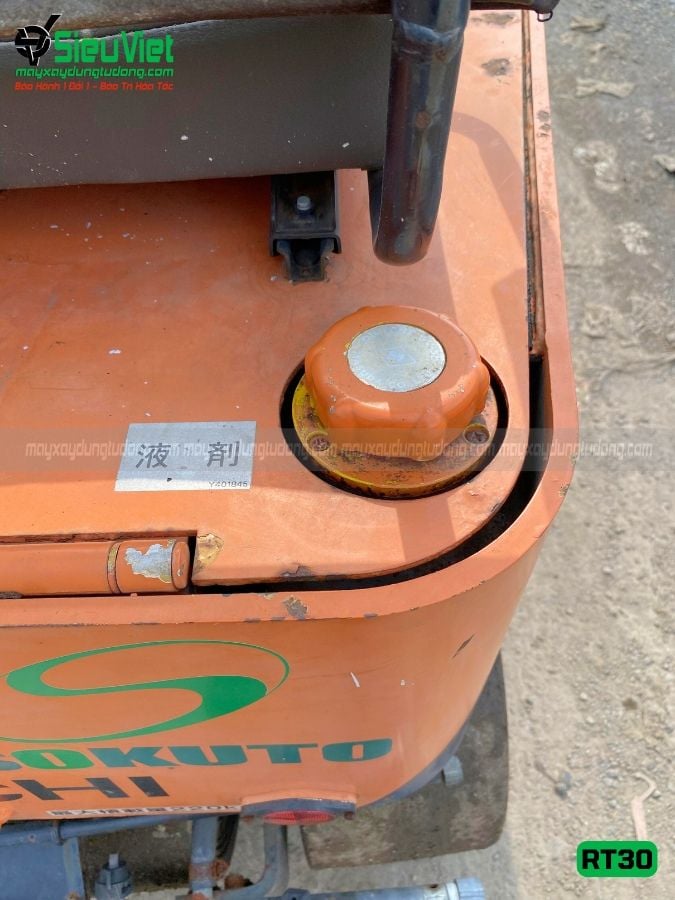 Xe lu tĩnh bánh lốp 2.7 tấn Hitachi RT30 Nhật Bản (80285)
