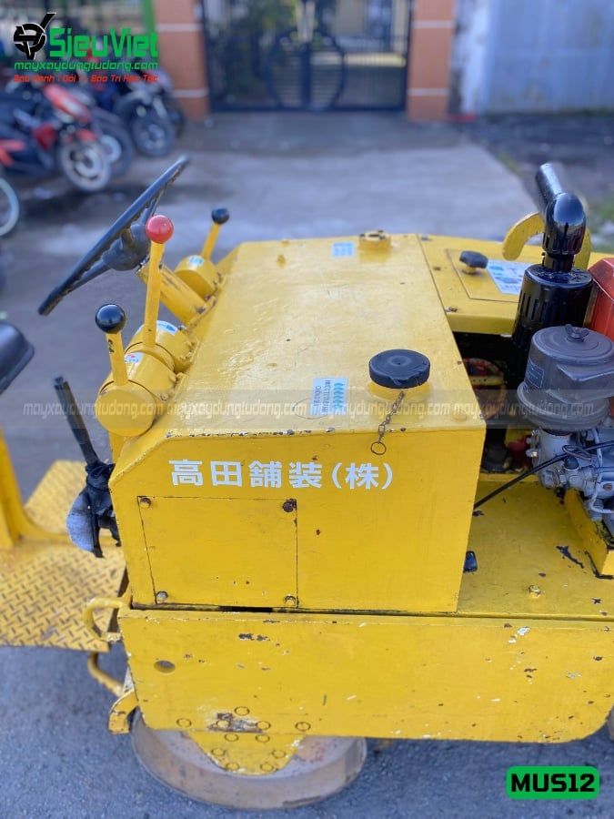 Xe lu rung nhỏ 1.2 Tấn Meiwa MUS12 Nhật Bản (629)