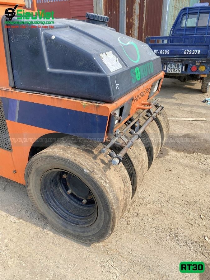 Xe lu tĩnh bánh lốp 2.7 tấn Hitachi RT30 Nhật Bản (80285)