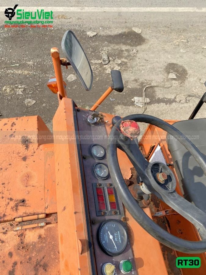 Xe lu tĩnh bánh lốp 2.7 tấn Hitachi RT30 Nhật Bản (80285)