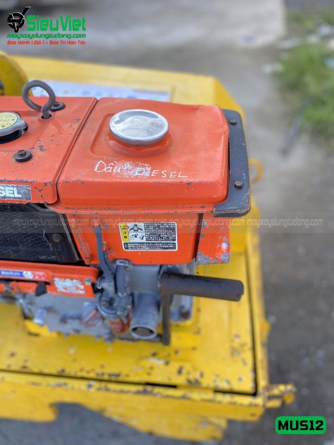 Xe lu rung nhỏ 1.2 Tấn Meiwa MUS12 Nhật Bản (629)