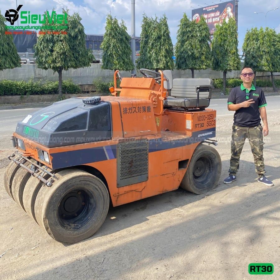 Xe lu tĩnh bánh lốp 2.7 tấn Hitachi RT30 Nhật Bản (80285)