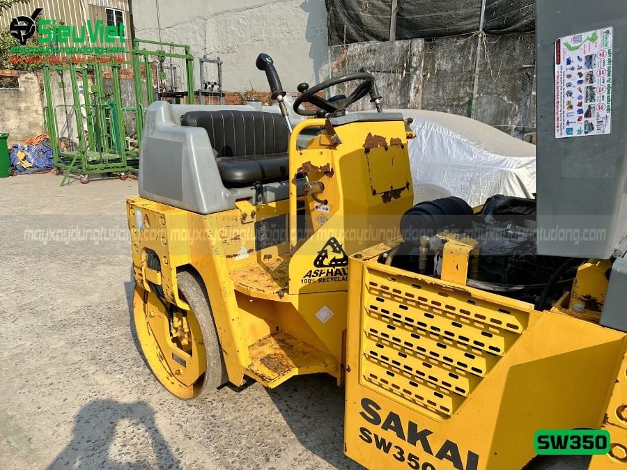 Xe lu rung nhỏ 2.8 tấn Sakai SW350 Nhật Bản (VSW1410252)