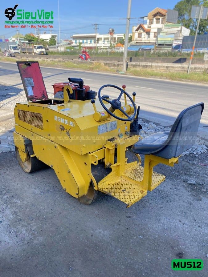 Xe lu rung nhỏ 1.2 Tấn Meiwa MUS12 Nhật Bản (629)