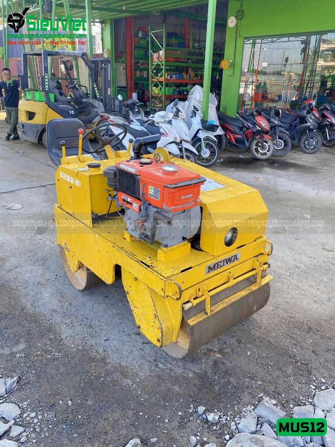 Xe lu rung nhỏ 1.2 Tấn Meiwa MUS12 Nhật Bản (629)