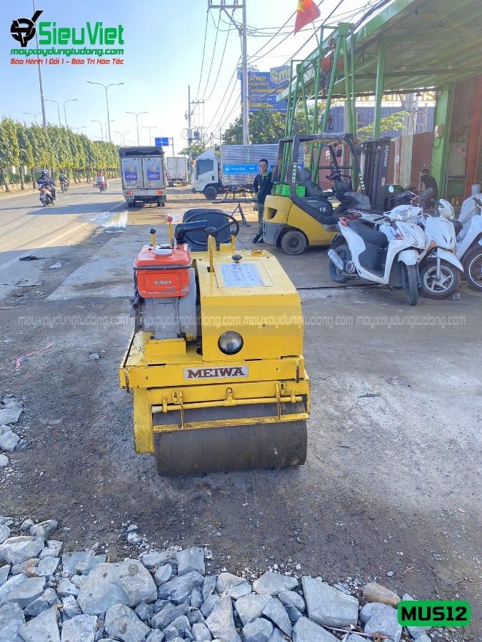 Xe lu rung nhỏ 1.2 Tấn Meiwa MUS12 Nhật Bản (629)