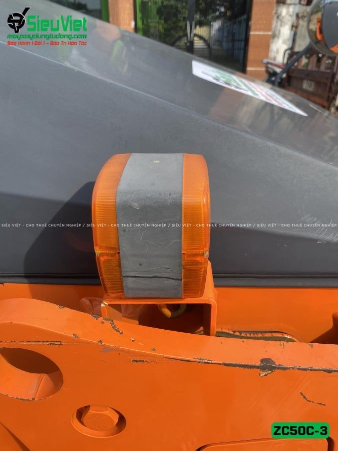 Xe lu rung nhỏ 3.6 tấn Hitachi ZC50C-3 Nhật Bản (34221)