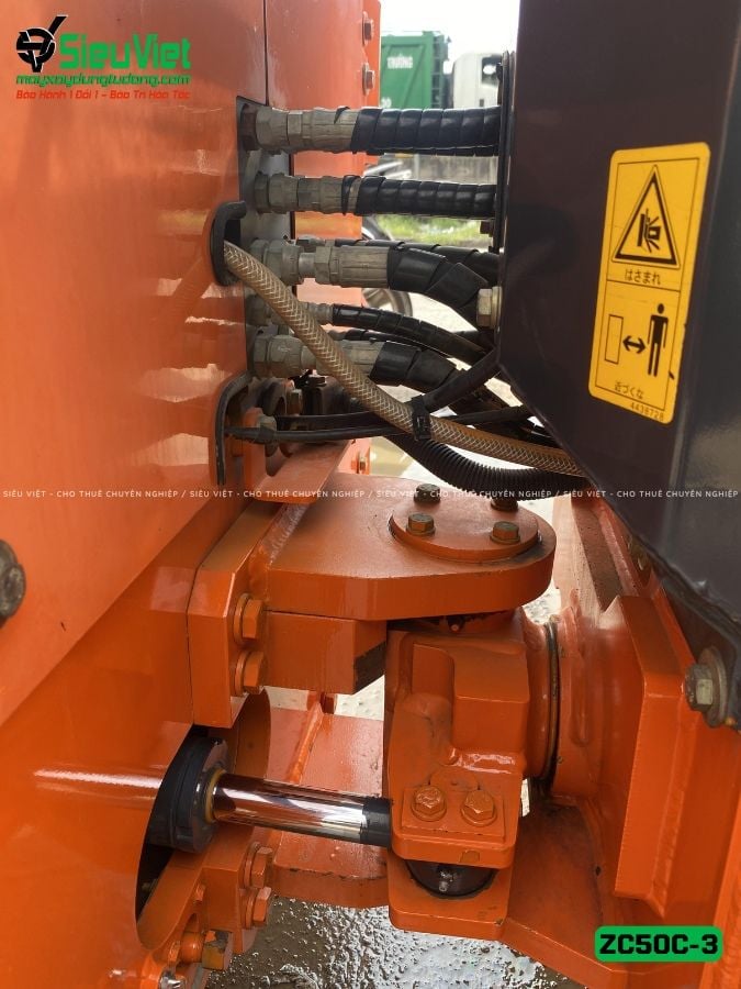 Xe lu rung nhỏ 3.6 tấn Hitachi ZC50C-3 Nhật Bản (34221)