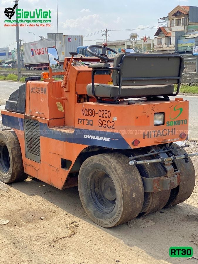 Xe lu tĩnh bánh lốp 2.7 tấn Hitachi RT30 Nhật Bản (80285)