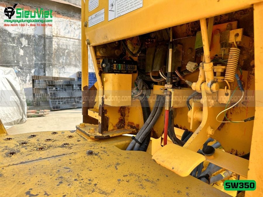Xe lu rung nhỏ 2.8 tấn Sakai SW350 Nhật Bản (VSW1410252)