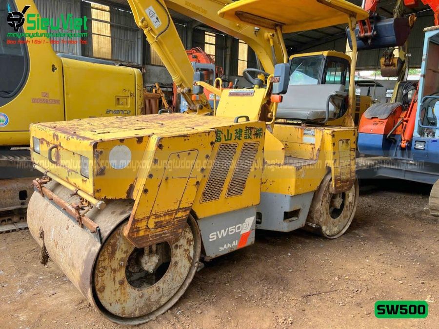 Xe lu rung nhỏ 3.8 tấn Sakai SW500 Nhật Bản (VSW610159)