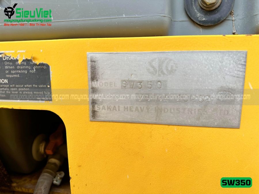 Xe lu rung nhỏ 2.8 tấn Sakai SW350 Nhật Bản (VSW1410252)